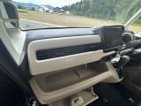 お見積もり・ご相談は無料です。車検後も安心して運転できるように、お客様に快適なカーライフを提供することをお約束いたします。車検のご予約・ご相談はお電話・公式ラインにて承ります。