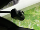 駐車時の後方視界をサポートし、安全な後退運転をアシストします。初心者の方にも安心の装備です。