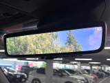 【デジタルインナーミラー】後席の大きな荷物や同乗者で後方が確認しづらい時でも安心!カメラが撮影した車両後方の映像をルームミラー内に表示。クリアな視界で状況の確認が可能です!