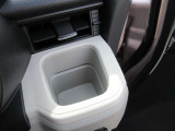 運転席ドリンクホルダー