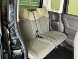 ホンダ車の低床ボディは、チャイルドシートへのお子さまの乗降や荷物の積載もスムーズ。足元もゆったりとしていますので、おくつろぎいただけます。