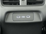 ◆USBチャージャー◆使いやすい場所に装備されています。