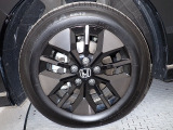 アルミホイールは安心のホンダ純正!車のデザインにもマッチしています。