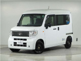 EVは車外に聞こえる音も、屋内や地下に乗り入れても気にならないくらい静かです。早朝や夜間でも、走行音と停車中の音を心配する必要はなく、運転する人の気持ちを軽くします。
