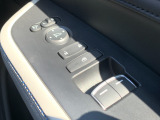 パワーウィンドウです!運転席でラクラク操作!運転席以外からの開閉を防ぐボタンもあるのでお子さんやワンちゃんが開けてしまう心配もございません!