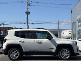 JEEPらしいシンプルなボディーラインがかっこいい!