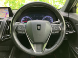 操作しやすい設計で、安全運転をサポート。ステアリング裏のスイッチで、様々な機能を簡単に操作できます。