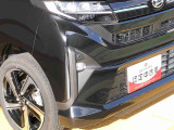 死角になりやすい左右方向の障害物をブザーで知らせてくれるコーナーセンサー搭載