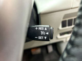 高速道路で便利な【クルーズコントロール】も装着済み。アクセルを離しても一定速度で走行ができる装備です。加速減速もスイッチ操作でOKです。