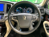 【純正革巻きステアリング】上質な革を使用することで、手にしっかり馴染みとても運転しやすいハンドルです♪