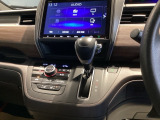 運転席周辺のスマートなレイアウトが、操作のしやすさを実現。快適なドライブをサポートします。
