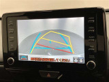 ハンドル操作に連動してガイドラインが変化するバックカメラ搭載。 クルマには構造上たくさんの死角があるのでとても便利な機能です。 あくまでも補助の為の装備なのでバックは目視が大事です