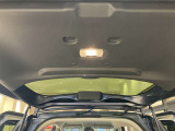 暗い場所での荷物の積み下ろしをサポート。また、車中泊の際などに足元照明としても使えます。