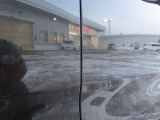 右前ドアにもキズがあります。いずれも小さめのキズですが、車両の状態につきましては実車でのご確認をお願いします。