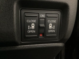 【両側パワースライドドア】です。リモコンや運転席のスイッチ操作で楽々自動開閉。
