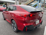 カー・ライフのさまざまなリスクのある状況を自動的に記録。運転中はもちろん駐車時まで、愛車とその周囲を監視・記録する基本機能に加え、Proにはその場で画像を確認できる液晶ディスプレイを搭載。