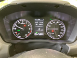 直感的に理解できる表示で、車両の状態を把握できます。走行に必要な情報を、わかりやすく伝えます。