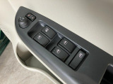 お客様にぴったりなおクルマをお選びいただけますように様々な展示車をご用意致しております!ダイハツの軽自動車だけではなく、他メーカー車やコンパクトカー・ミニバンなども数多く取り揃えております!