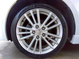 195/45R17ノーマルタイヤ装着車♪各種アルミホイールや、スタッドレスタイヤも取扱いしております。是非ご相談ください♪