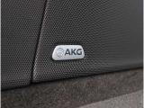 エスカレードでは、「AKG」サウンドを採用!25チャンネル36スピーカーを搭載しております!