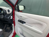 運転席側のドア部。パワーウィンドーのスイッチになります。