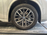 BMWならではの卓越した走りを支えるホイールと足回りです!日本車の走りに慣れている方にもぜひ体感して頂きたいほど、高いレベルでまとまっています!