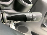 操作感も良好で、スムーズなウインカー操作を実現します。安全運転をサポートする信頼性の高いパーツです。
