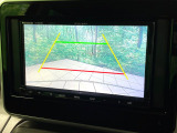 【バックカメラ】駐車時に後方がリアルタイム映像で確認できます。大型商業施設や立体駐車場での駐車時や、夜間のバック時に大活躍!運転スキルに関わらず、今や必須となった装備のひとつです!