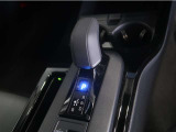 無段変速機(CVT)を搭載。有段変速機に存在する「変速ショック」が無いので、スムーズなアクセル操作が可能です♪