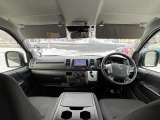 車内も広々としており、落ち着いた配色のインテリアで上質な空間となっております☆