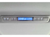 後席用にもエアコンの吹き出し口があり快適です。どの席に座っても快適なドライブが楽しめます♪