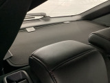 荷室のプライバシーを守ってくれるパーセルカバー。見た目もスッキリ、防犯性も高まります。