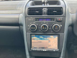 オートエアコン・好みの温度に設定すれば車内の温度を検知し、風量や温度を自動で調整!快適な車内空間には必須機能です。