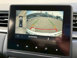バックカメラ装備で車庫入れや後退時の運転をサポートしてくれます。