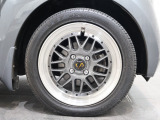 社外のアルミホイールが足元を飾ります!タイヤサイズは165/55R15となります。
