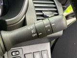 直感的に操作できるウインカーレバー。安全運転をサポートする大切な装備です。