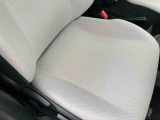 キズ・凹みその他情報*運転席シートの座面に黄バミがあります。