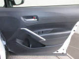 運転席側のパワーウィンドウスイッチです。全ての窓の開閉操作ができます。
