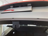 電動開閉機能。手がふさがっていても簡単に操作可能。