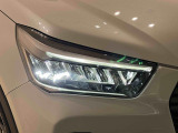 フルLEDヘッドライト光度も高く高寿命!(クリアランスランプ/オートレベリング機能付き)・LEDシーケンシャルターンランプ