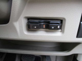 【ETC車載器】が装備されています。ETCカードを差し込むだけで高速道路の利用が可能です。
