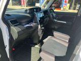 大事な人を乗せることが多い助手席です!安全運転を心がけましょう。