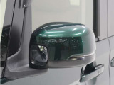 ◆ドアミラーウインカー◆ドアミラーにウインカーを装備しています。対向車に自身の進行方向を合図し安全に運転できます。