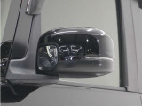 ◆ドアミラーウインカー◆ドアミラーにウインカーを装備しています。対向車に自身の進行方向を合図し安全に運転できます。