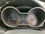 視認性の高いメーターで、走行状況を一目で確認できます。運転に必要な情報を的確に把握できます。