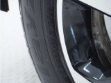 ◆アルミホイール装着車です!これで足元まわりもおしゃれにきまります!