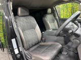 運転席シート廻りは使用感も少なく、良好な状態となっています。丁寧に使われていたことがよくわかりますね。