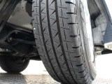 タイヤサイズは、195/80R15になります。