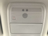 マツダエマージェンシーコール。エアバック作動時や追突時、もしくはこのSOSボタンを押した際にオペレーターに繋がります。※別途契約が必要です。