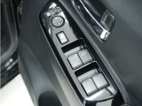 ◆パワーウィンドウスイッチ◆運転席から全席の窓の開閉操作を行うことが出来いつでも換気ができます!